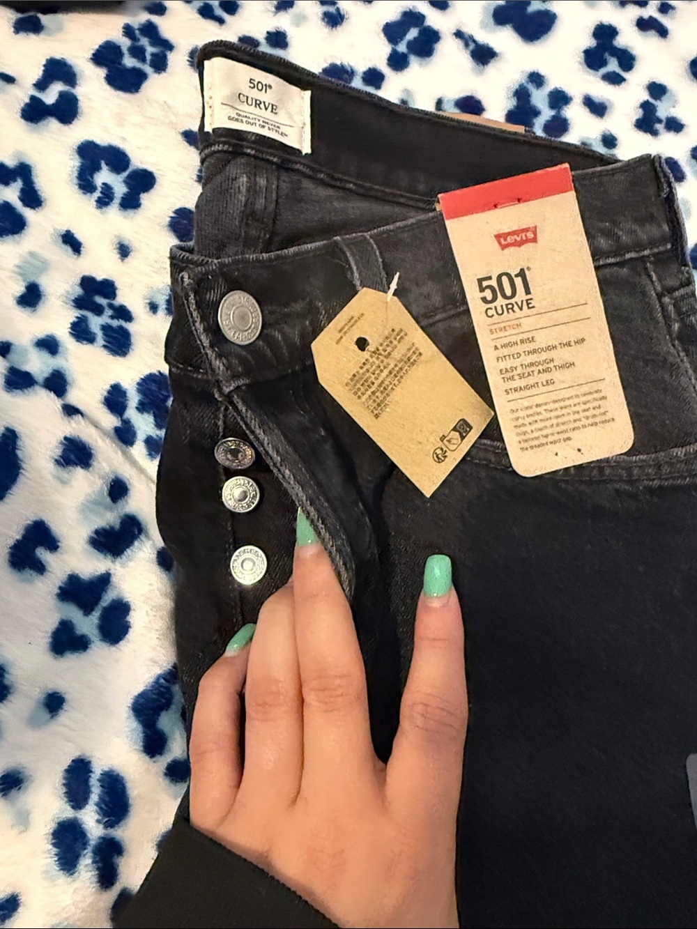 Levi's Women's Straight Leg Jeans in Washed Black - Picture 5 of 5